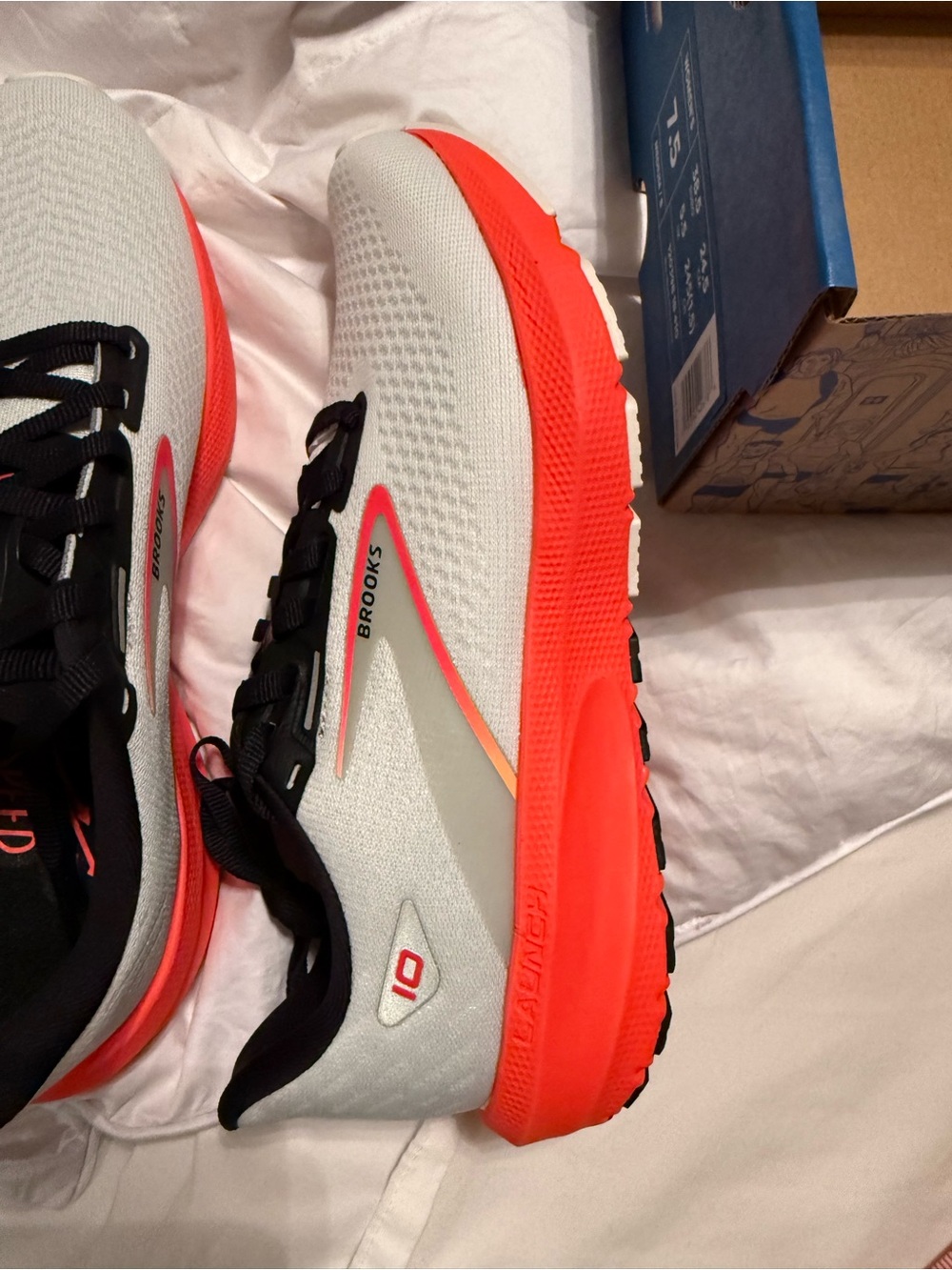 Brooks Launch 10 Women’s Coral & White Running Sneakers - Picture 6 of 7